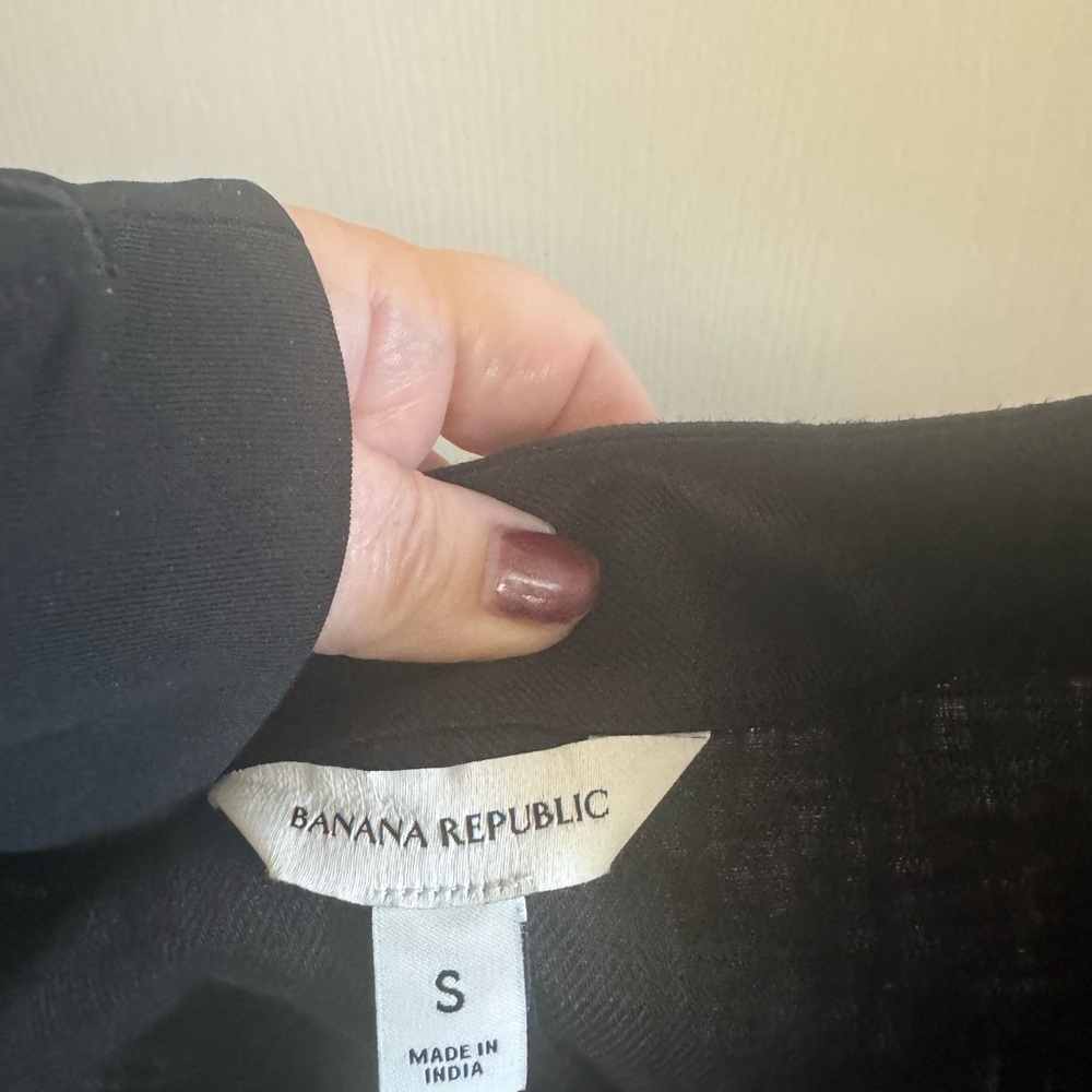 Banana Republic Black Linen Top - Picture 3 of 10
